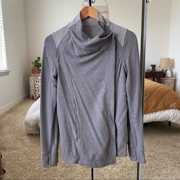 Lululemon Coast Wrap - Picture 5 of 6